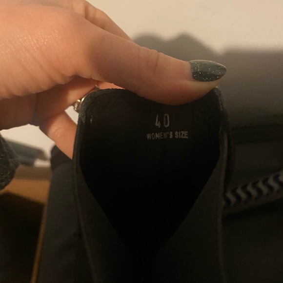 Tod’s Cap-Toe Chelsea Boots - Picture 6 of 6